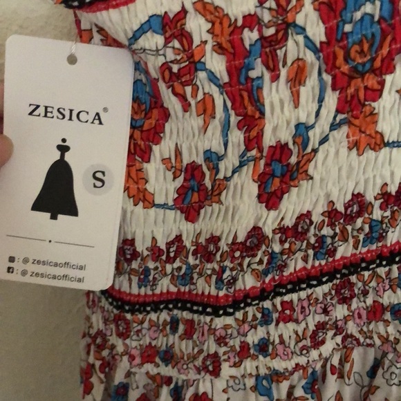 Maxi dress from Amazon. Never been worn - small. - Picture 3 of 3